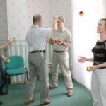 Как научиться жонглировать