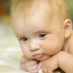 Как лечить насморк у грудного ребенка